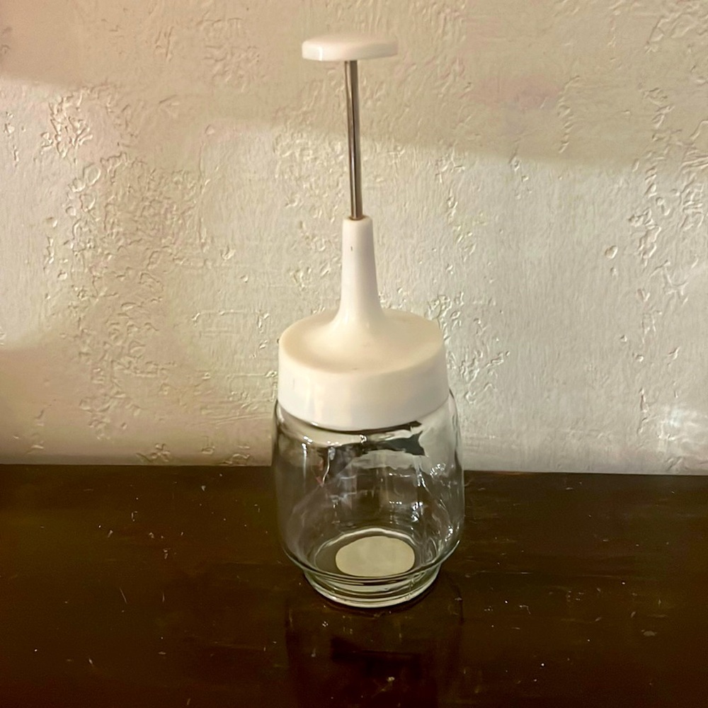 Vintage Gemco white nut food, vegetable chopper
